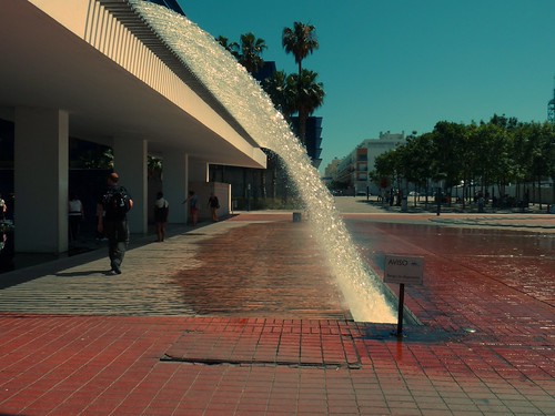 Water feature at Parque des Nacoes