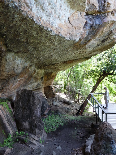 Aboriginal shelter at Nourlangie Rock
