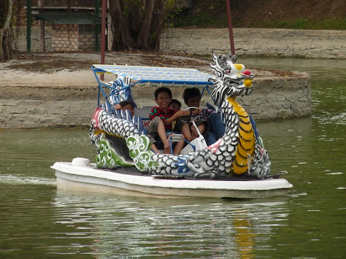 Children on the lake at Mango Tree Park