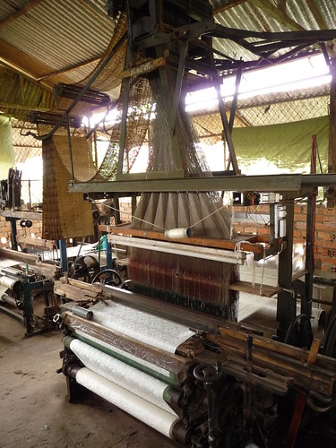 Silk weaving loom