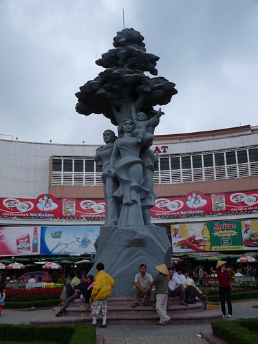 Statue in the centre of Dalat