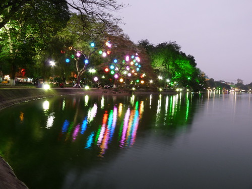 Hoàn Kiếm Lake