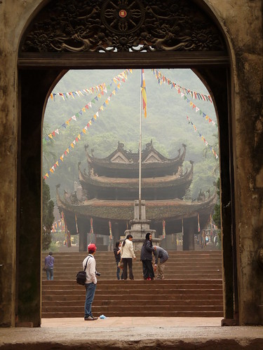 Gateway to Thien Tru Pagoda