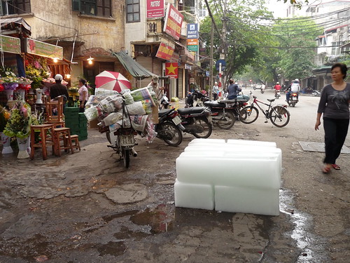 Ice delivery early morning on Ha Noi