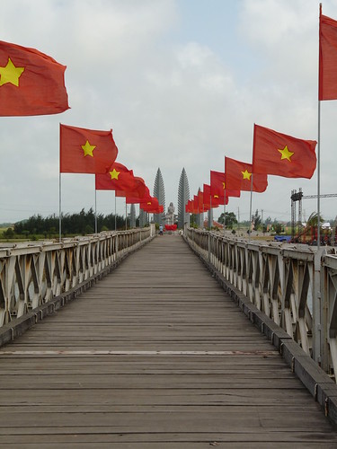 Looking back at the South over the Hien Luong Bridge