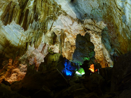 Inside the Phong Nha cave