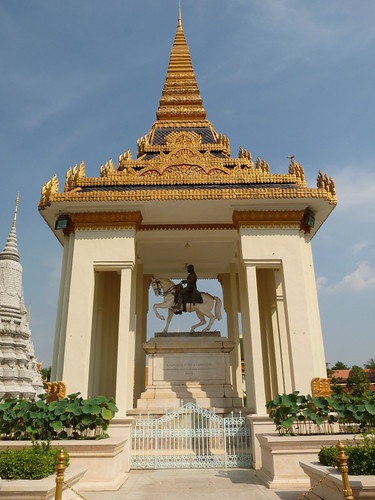 Equestrian statue of the king beside the Silver Pagoda