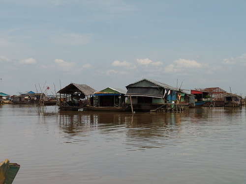 Chong Khneas floating village