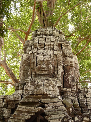 Buddha face on one of the towers at Ta Som